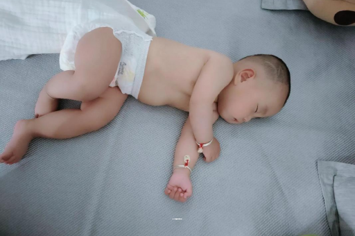 临清宝宝几个月可以吃水果